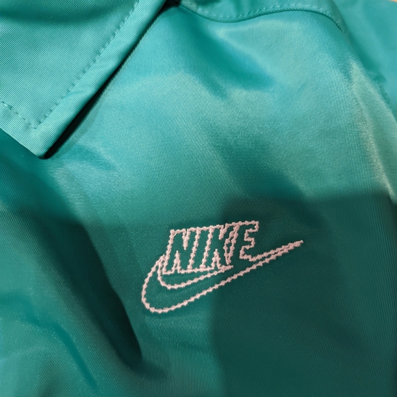 Nike Kelly Green Jacket - Picture 5 of 7